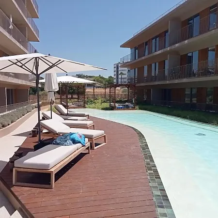 Horizon 1br Beachfront, Pool Quarteira