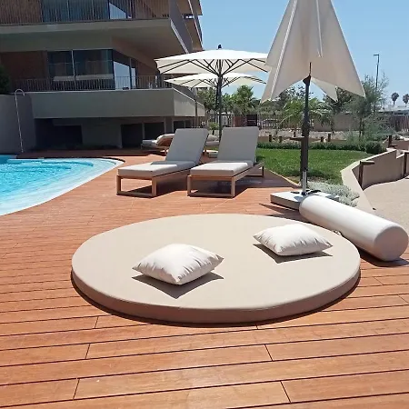 Horizon 1br Beachfront, Pool Appartement